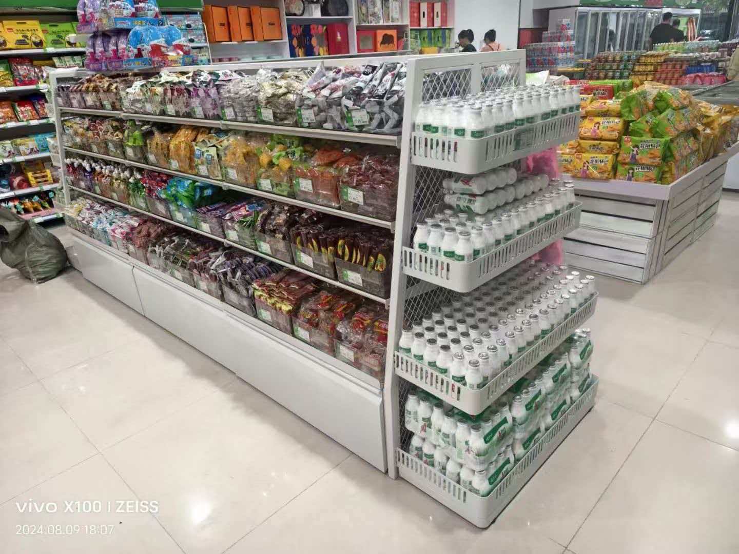 站前区阁楼平台货架烟酒柜 - 推荐